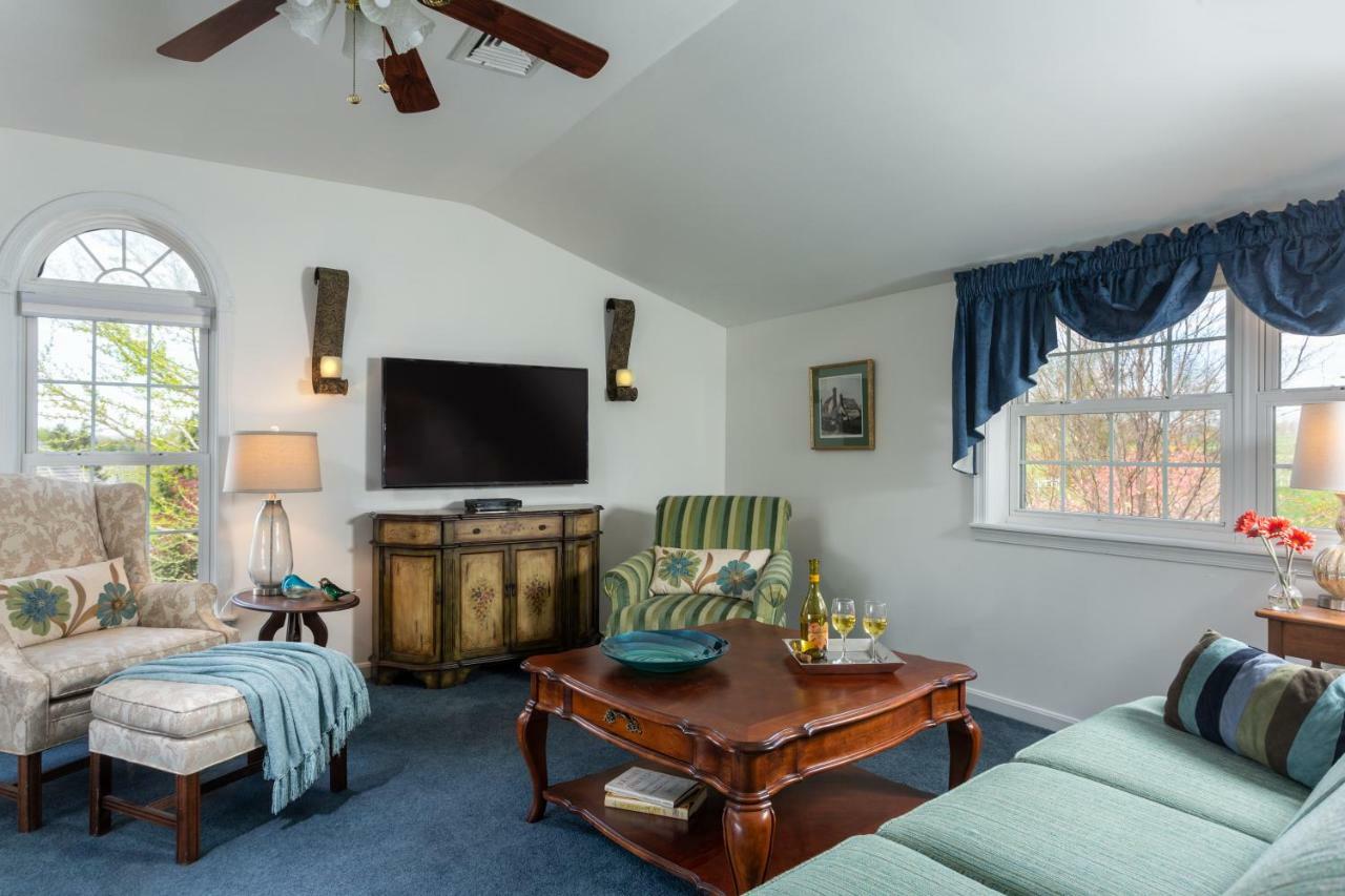 Deluxe Suite with Spa Bath