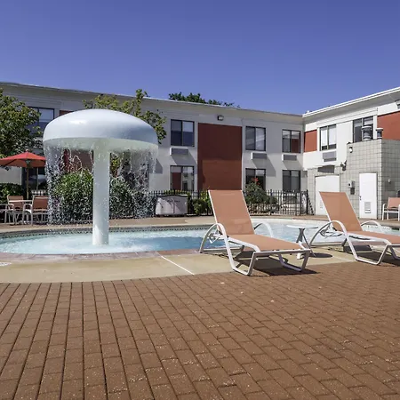Spark By Hilton Hummelstown Hershey-3